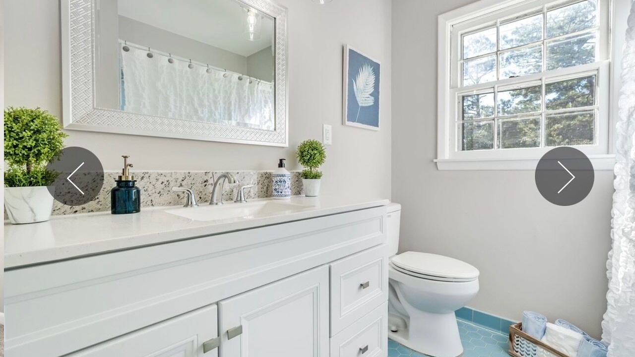 Photo of Bathroom in Summerville Historic District