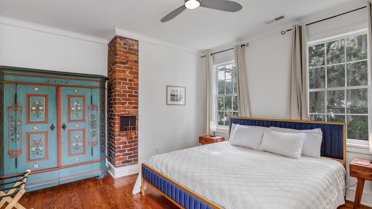 Photo of Bedroom in Historic District