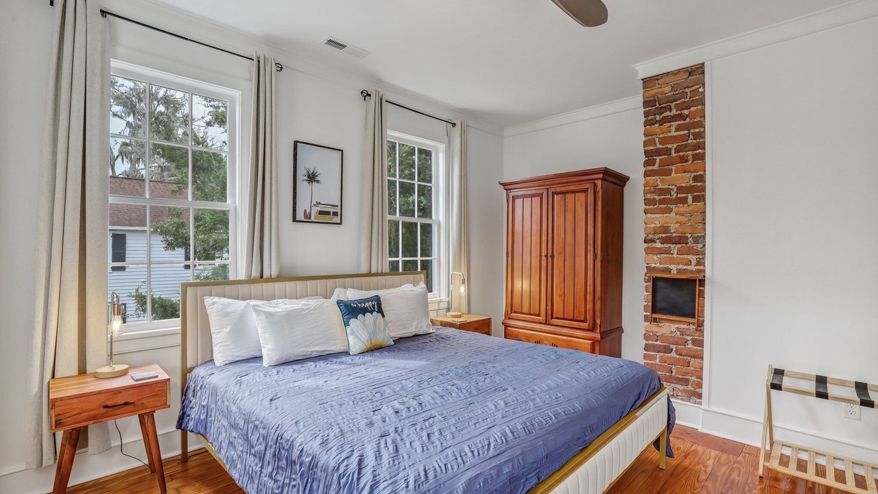 Photo of Bedroom in Historic District