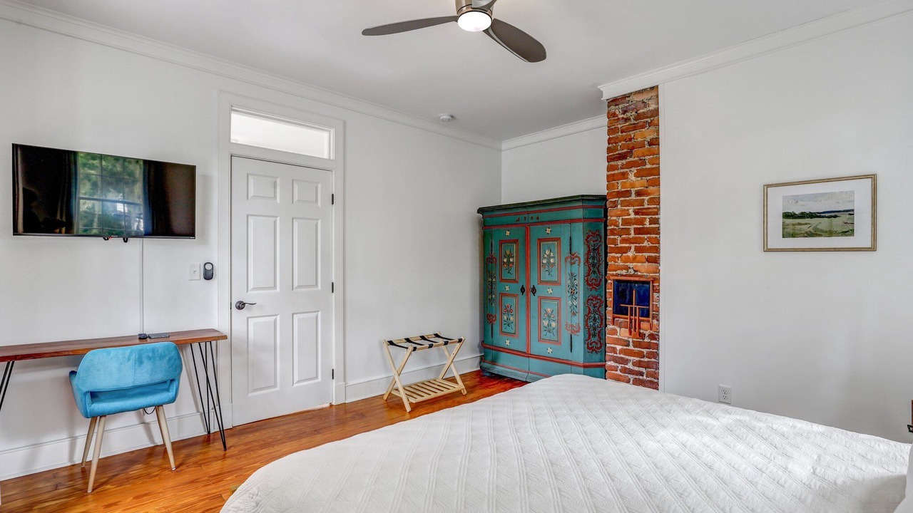 Photo of Bedroom in Historic District
