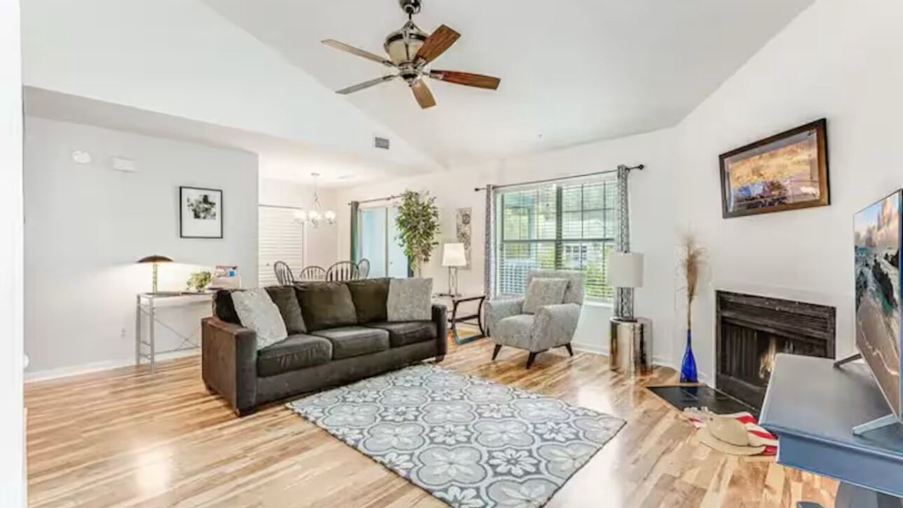 Photo of Livingroom in North Charleston