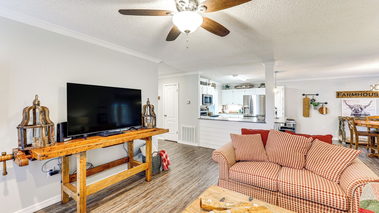 Photo of Livingroom in Russellville
