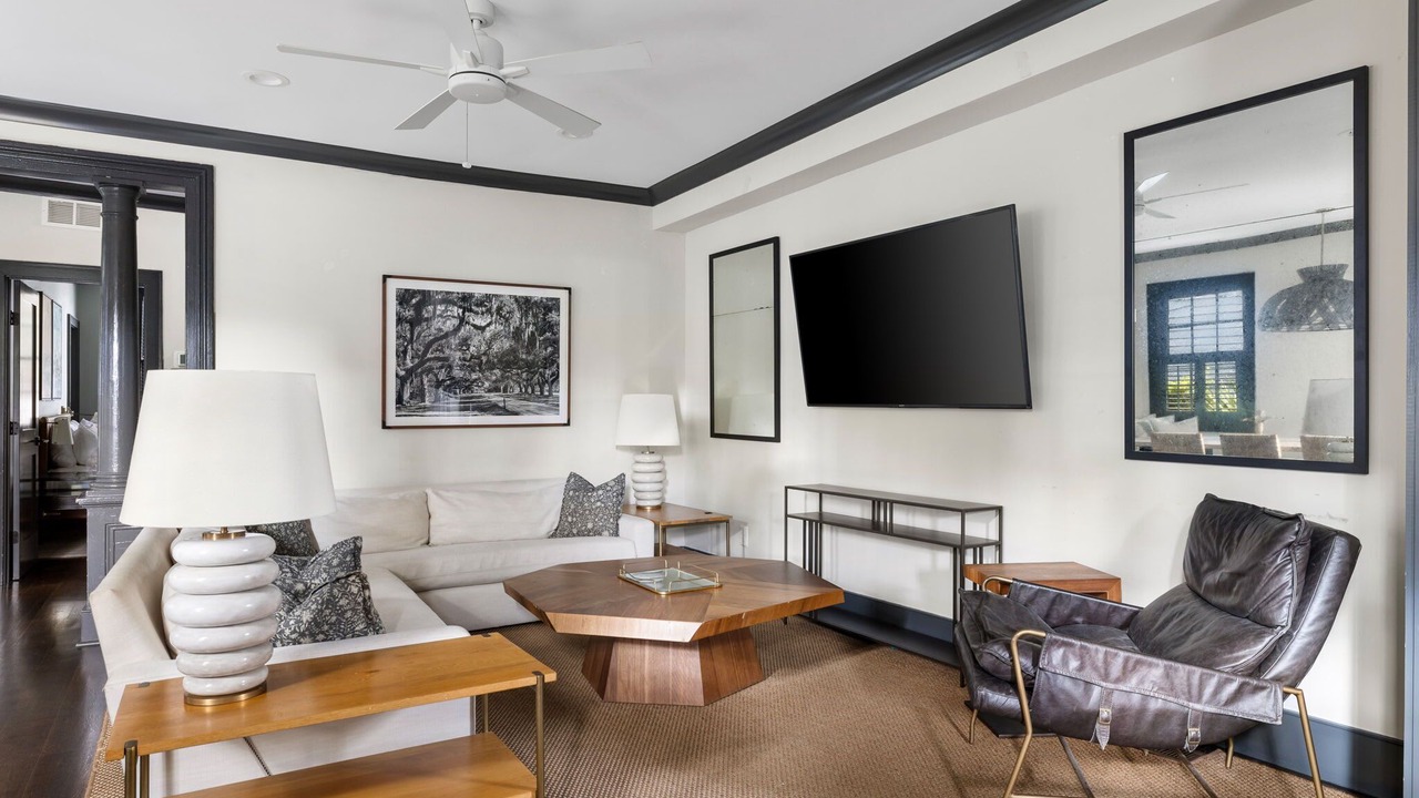 Photo of Livingroom in Cannonborough Elliotborough