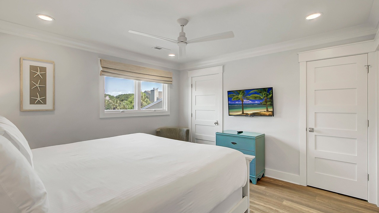 Photo of Bedroom in Pelican Bay