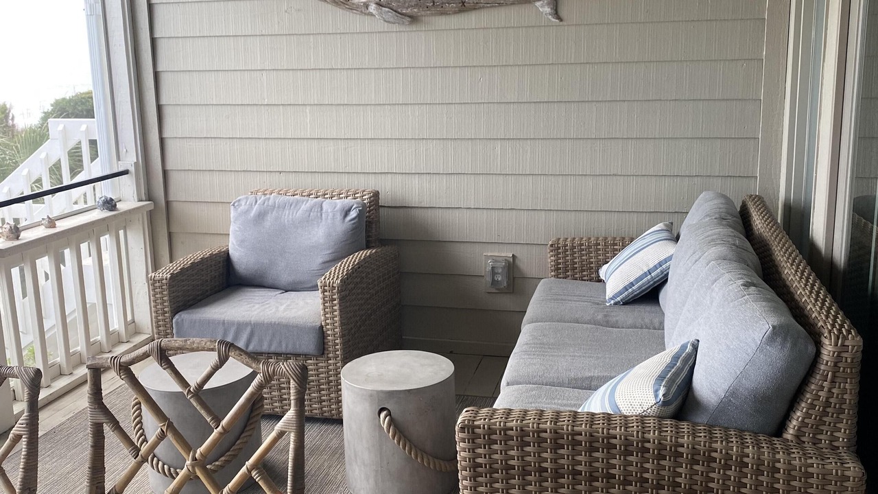 Photo of Livingroom in Pelican Bay