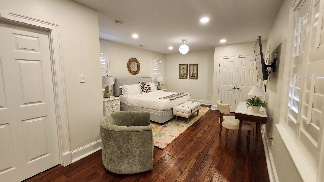 Photo of Bedroom in Historic District - North