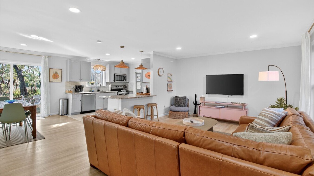 Photo of Livingroom in West Ashley