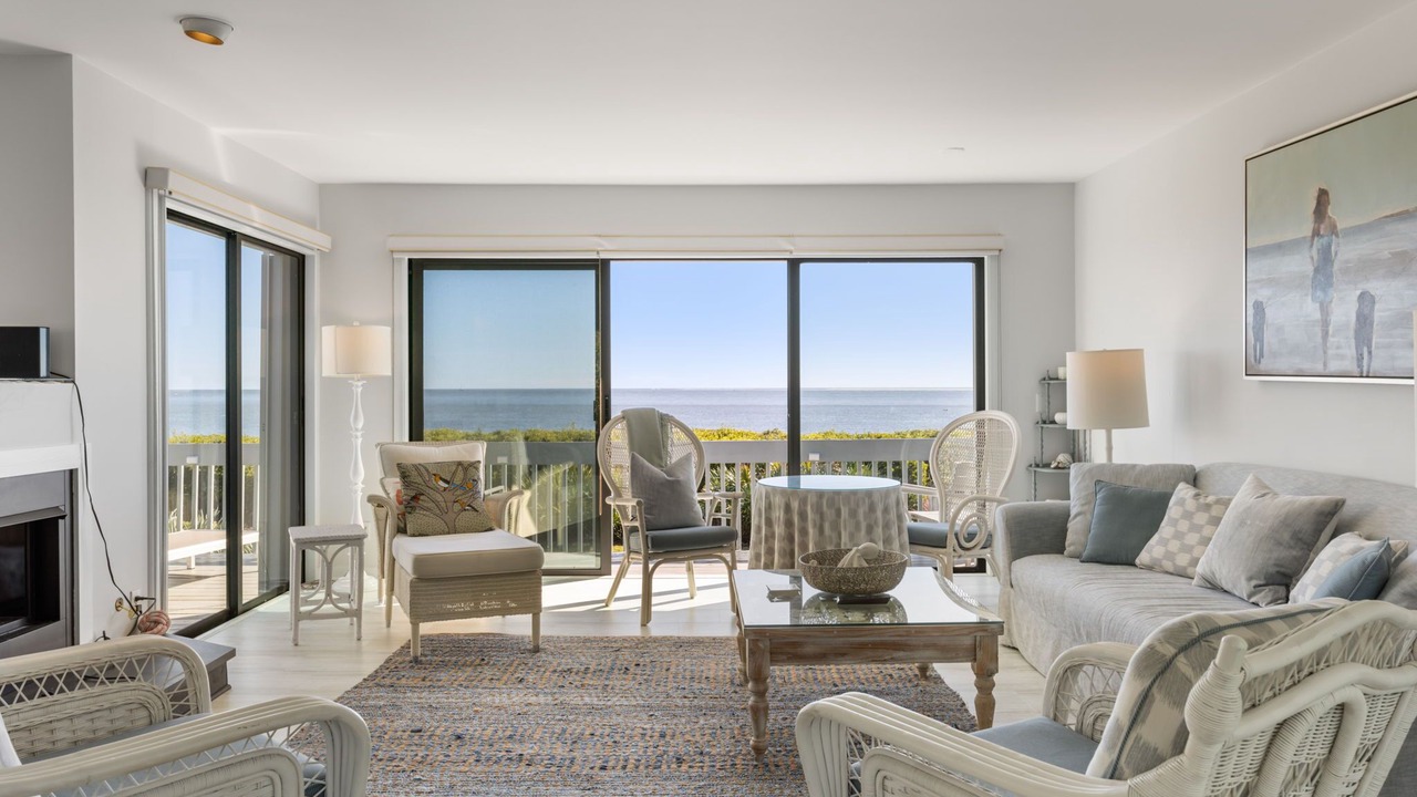 Photo of Livingroom in Seabrook Island
