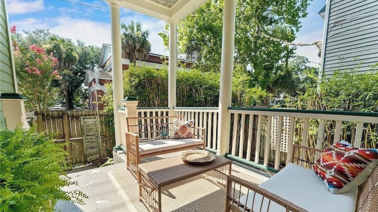 Photo of Patio Balcony in Metropolitan