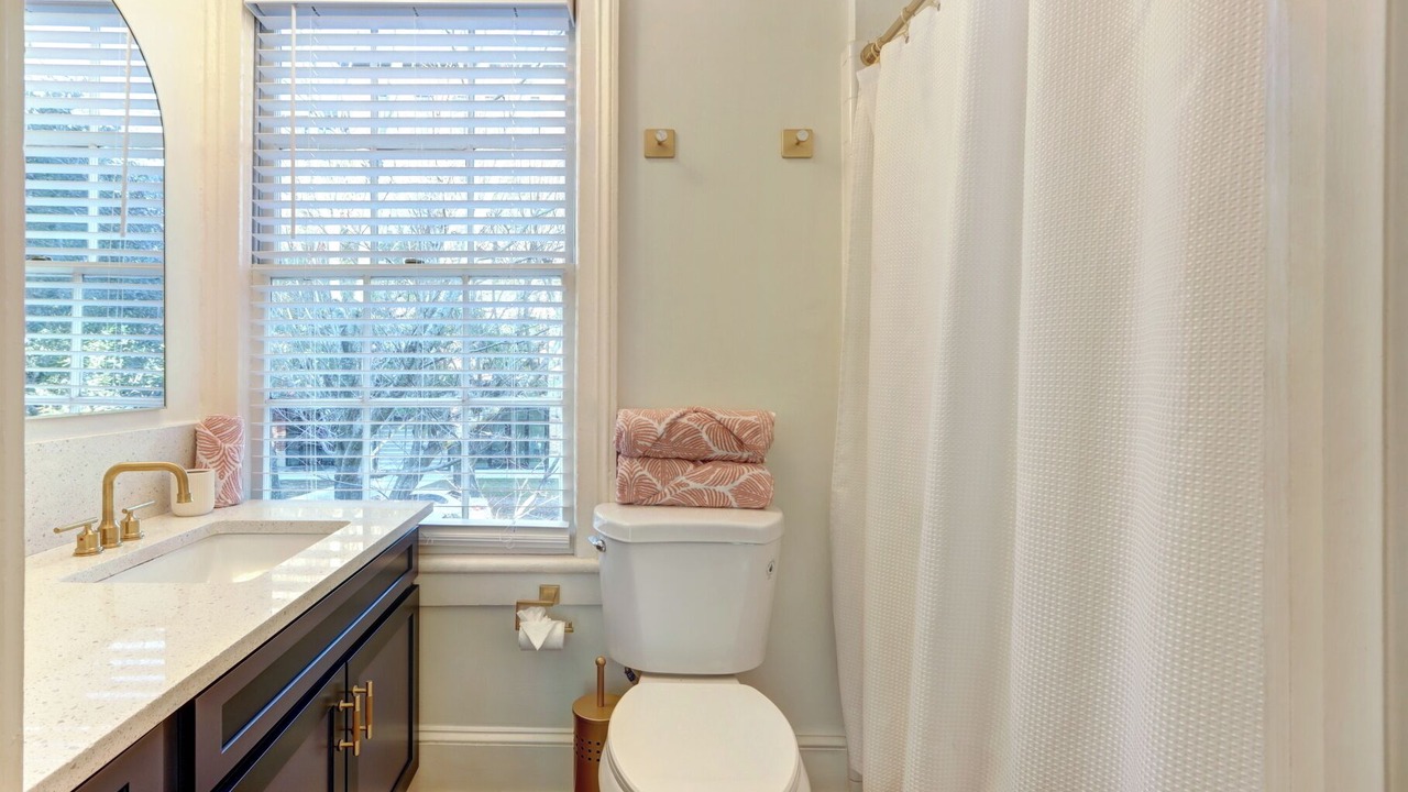 Photo of Bathroom in Beach Institute