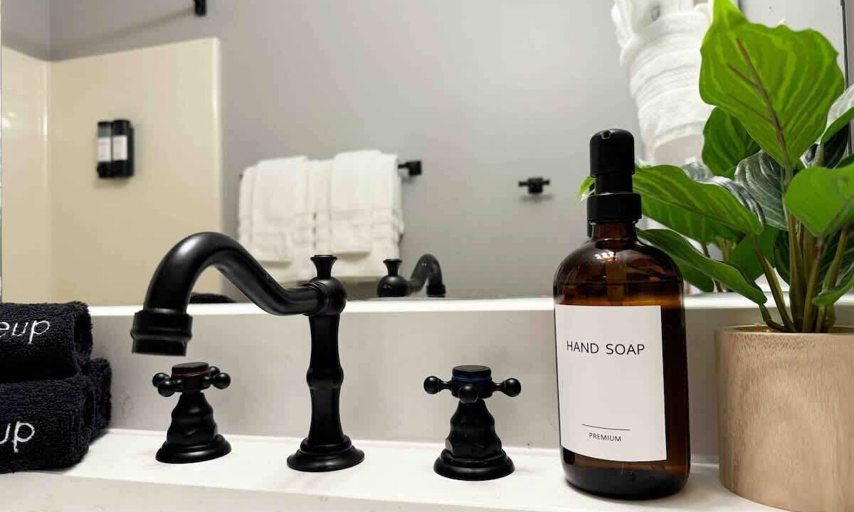 Photo of Bathroom in Whitemarsh Island