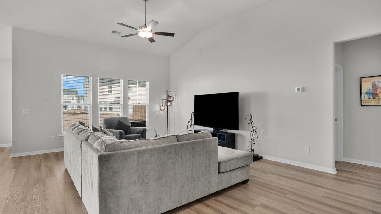 Photo of Livingroom in Port Wentworth