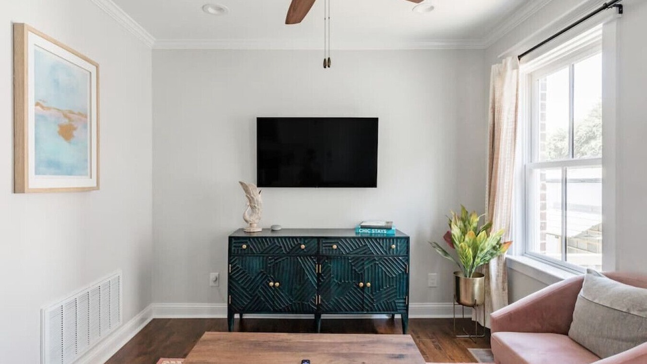 Photo of Bedroom in Historic District - North