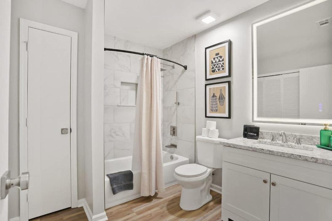 Photo of Bathroom in Whitemarsh Island