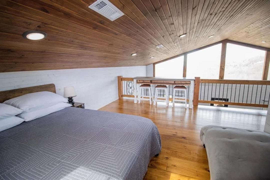 Photo of Bedroom in Compton