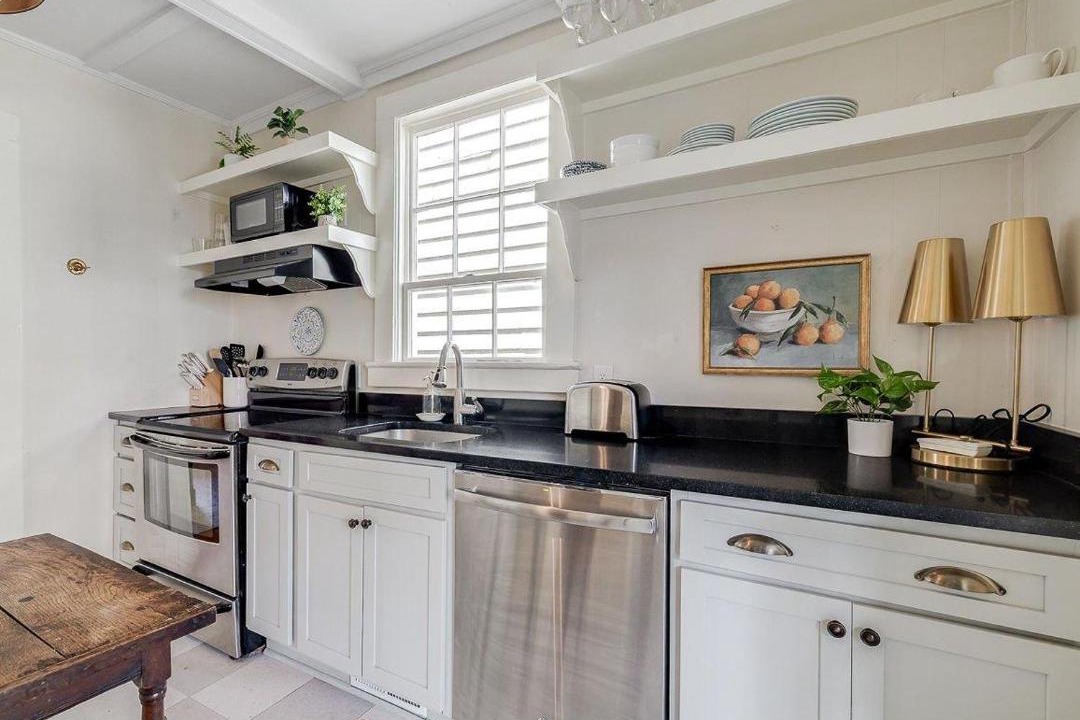 Photo of Kitchen in Savannah Victorian District