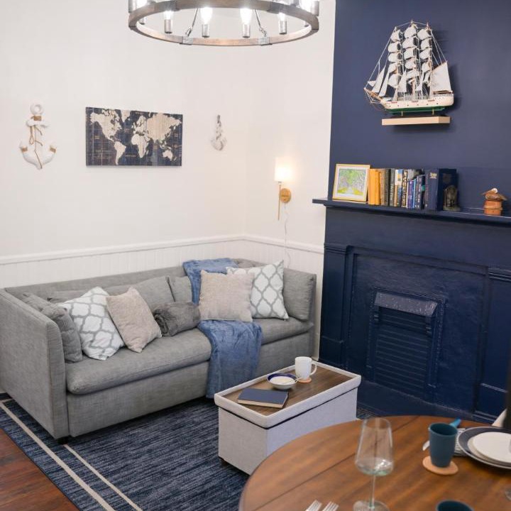 Photo of Livingroom in Savannah Victorian District