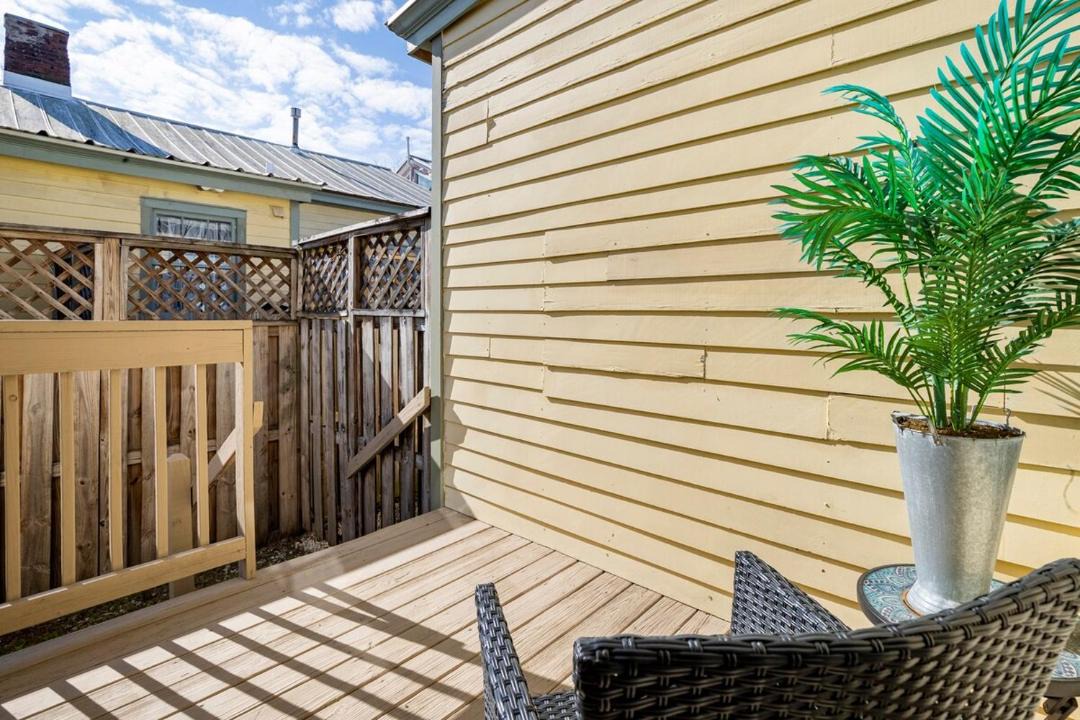 Photo of Patio Balcony in Beach Institute
