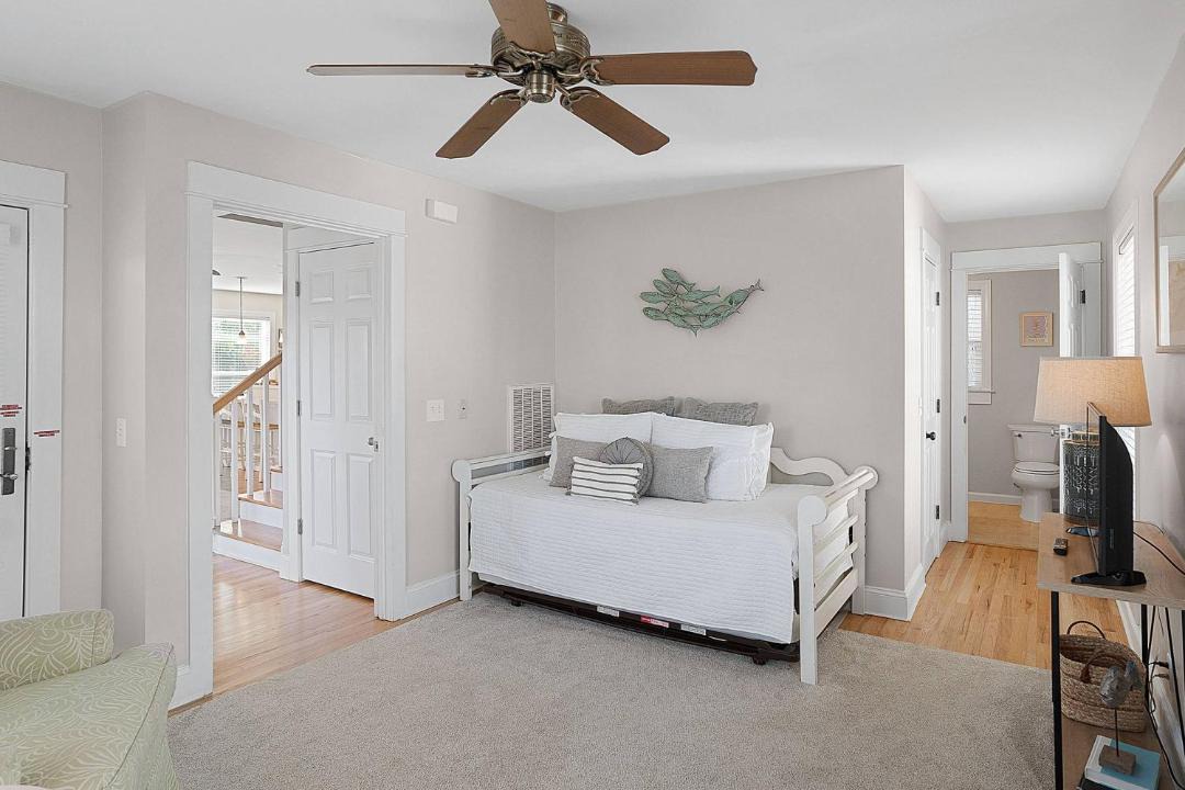 Photo of Bedroom in Oceanmarsh Subdivision