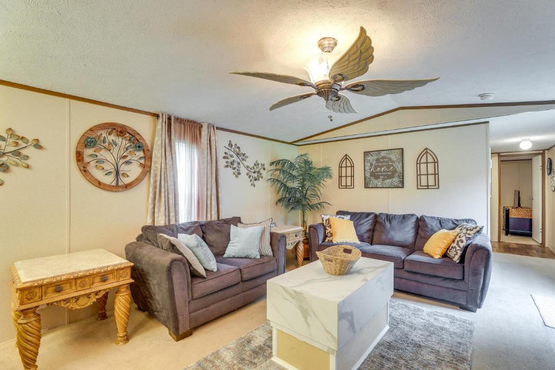 Photo of Livingroom in Russellville