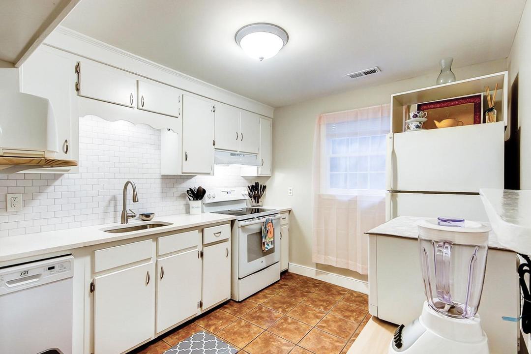 Photo of Kitchen in Cannonborough Elliotborough