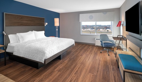 Room, 1 King Bed, Accessible (Mobility & Hearing, Roll-In Shower)