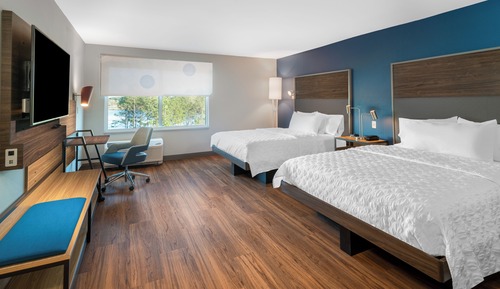 Room, 2 Queen Beds, Accessible (Roll-In Shower)