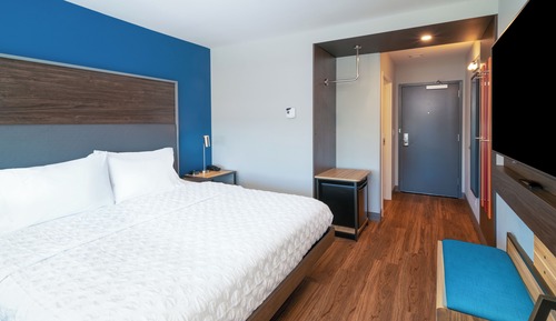 Room, 1 King Bed, Accessible (Hearing)