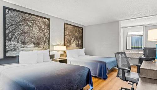 Queen Room with Two Queen Beds - Non-Smoking