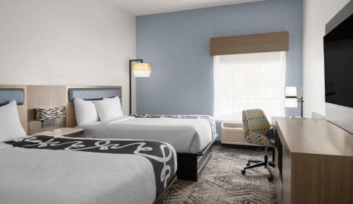 Deluxe Queen Room with Two Queen Beds