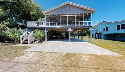 Three-Bedroom Vacation Home 