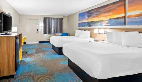 Queen Room with Two Queen Beds - Non-Smoking