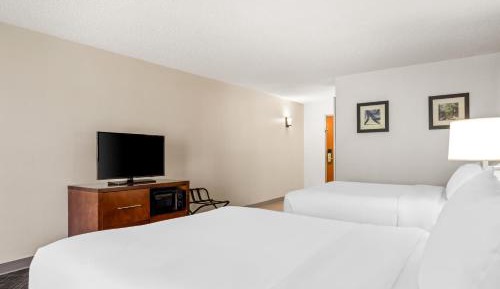 Queen Room with Two Queen Beds - Non-Smoking