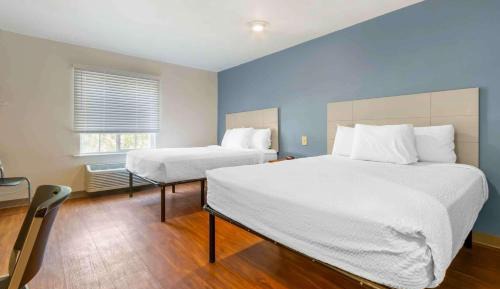 Standard Queen Room with Two Queen Beds - Non Smoking 