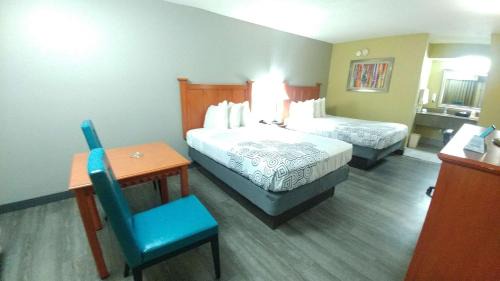 Double Room with Two Double Beds - Pet Friendly/Smoking