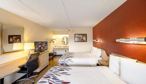 Deluxe Room with Two Double Beds Smoke Free