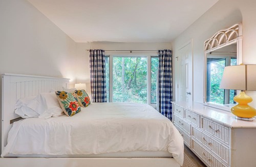 West Beach Village Apartment | Kiawah Island Vacation Rental: Walk to Beach!