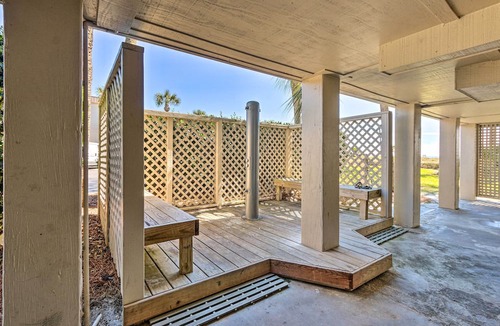 Hilton Head Island Apartment | Oceanfront Hilton Head Island Condo w/Pool!