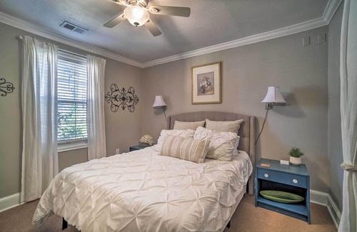 Port Royal Cottage | Fire Pit + Yard: Charming Port Royal Home!