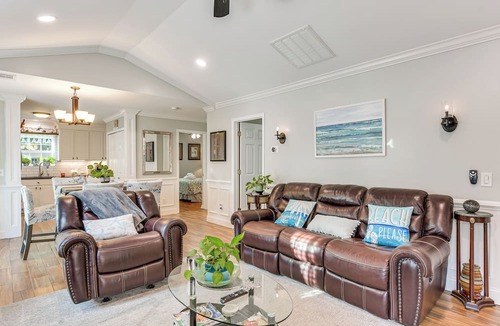 Bluffton Cottage | Bluffton Getaway w/Fenced Yard: 7 Mi to Beach!