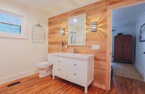 Midtown Cottage | This is not an active listing A Little Bit Country in Savannah - Monthly stays