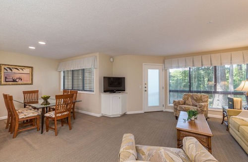 Shipyard Plantation House | Coral Reef Resort