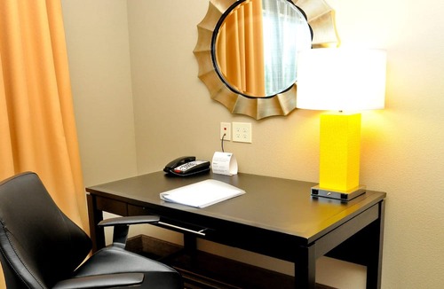 Covington Hotel | Holiday Inn Express Covington-Madisonville by IHG
