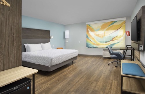 Burton Hotel | Tru by Hilton Beaufort, SC