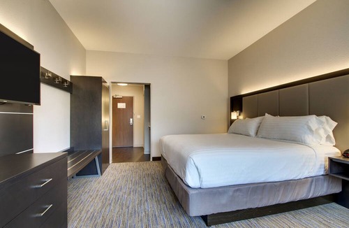 Summerville Hotel | Holiday Inn Express & Suites Summerville by IHG