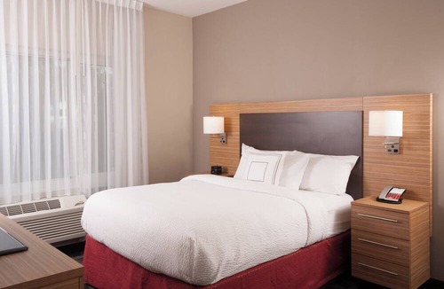 North Charleston Hotel | TownePlace Suites Charleston Airport/Convention Center