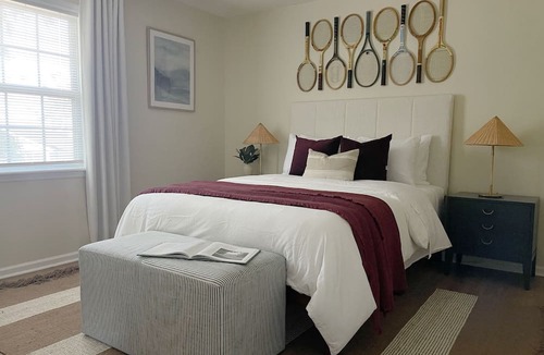 Whitemarsh Island House | Large Home Sleeps 10 By Beach & City