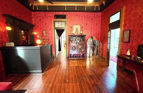 Bywater House | Stunning Converted Victorian Church: Garden, HotTub, 3-bedroom, WiFi, AC