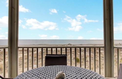 Isle of Palms Apartment | 204 B Port O Call by Avantstay Beachfront Condo!