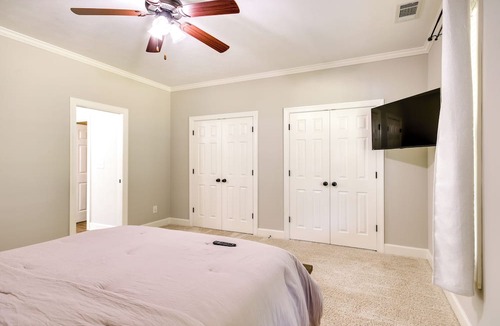 Hephzibah Cottage | Secluded Stylish Modern Farmhouse